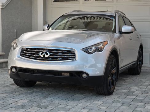 Used 2011 INFINITI FX50 AWD w/ Sport Pkg image 29