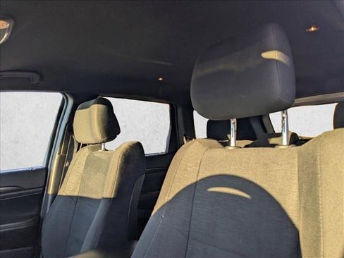 Used 2016 Jeep Grand Cherokee Laredo image 18