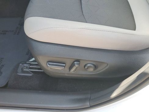 Used 2024 Toyota RAV4 XLE w/ Convenience Package FWD image 25