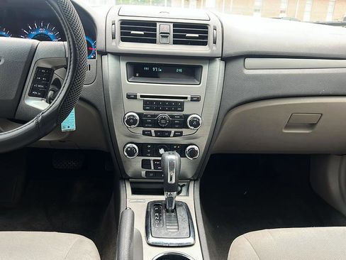 Used 2011 Ford Fusion SE w/ 202A Rapid Spec Order Code FWD image 19