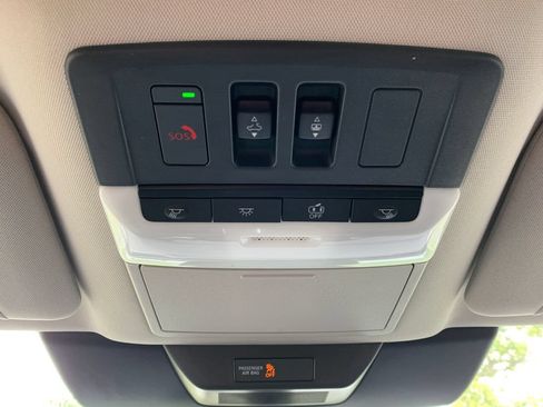 Used 2024 Nissan Pathfinder Platinum FWD image 20