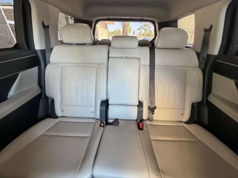 Used 2024 Hyundai Santa Fe SEL AWD/4WD image 35