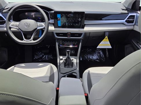 New 2026 Volkswagen Taos SE FWD image 11