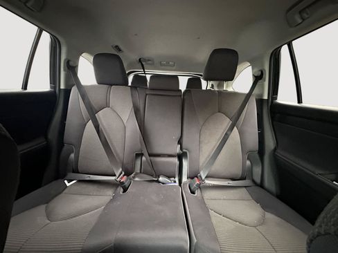 Used 2023 Toyota Highlander L FWD image 13