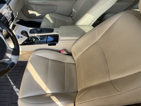 Used 2013 Lexus ES 350 w/ Premium Pkg FWD image 16