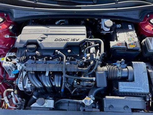 Used 2025 Hyundai Elantra SEL w/ Cargo Package image 28