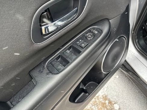 Used 2022 Honda HR-V EX image 11