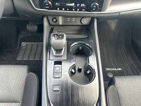 Certified 2024 Nissan Rogue SV image 17