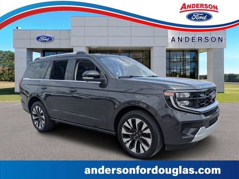 Used 2025 Ford Expedition Platinum w/ Driver's Package AWD/4WD image 1