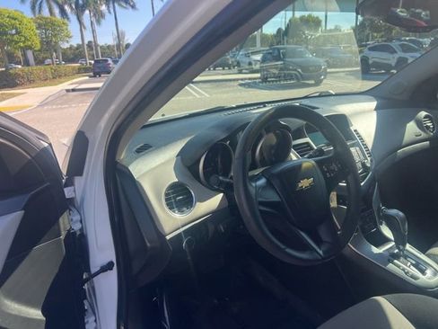 Used 2012 Chevrolet Cruze LS w/ Connectivity Package image 30