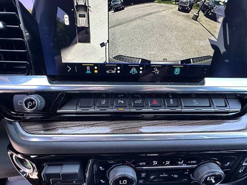 Used 2025 Chevrolet Silverado 2500 LT w/ Safety Package AWD/4WD image 33