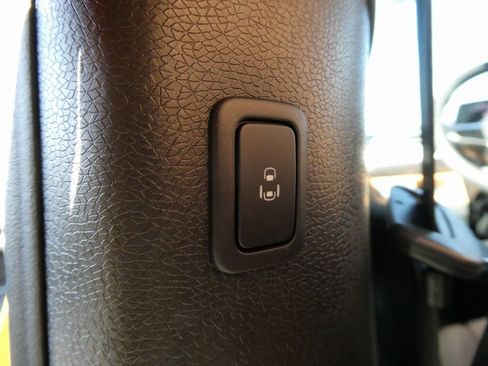 New 2025 Volkswagen ID. Buzz Pro S Plus image 37