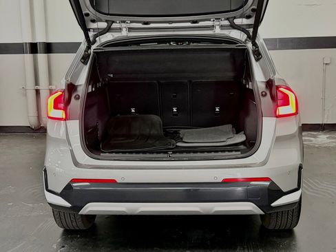 Used 2025 BMW X1 xDrive28i w/ Convenience Package AWD/4WD image 15
