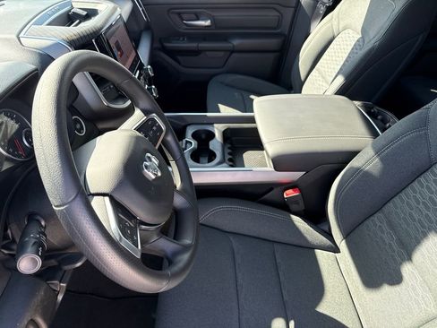 New 2026 RAM 1500 Express AWD/4WD image 19