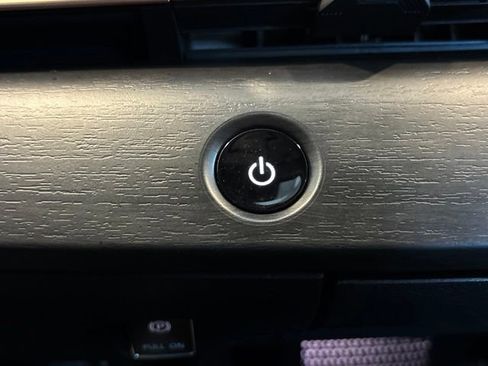 Used 2024 Nissan Ariya AWD image 24