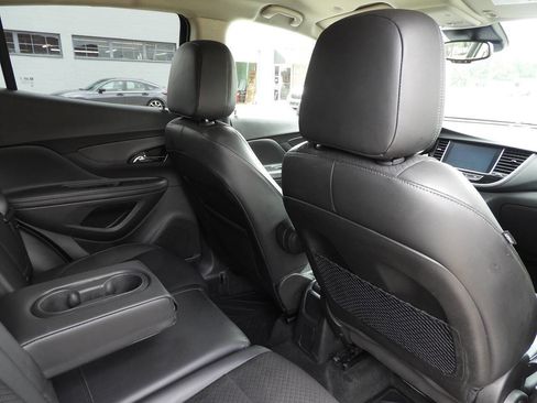 Used 2021 Buick Encore Preferred AWD/4WD image 30
