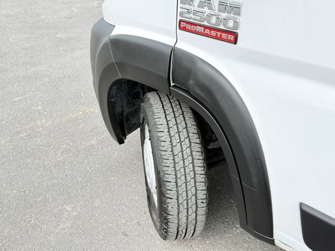 Used 2021 RAM ProMaster 2500 FWD image 5