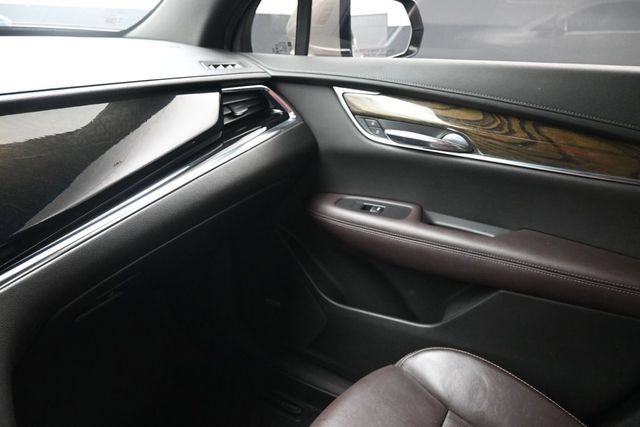 Used 2022 Cadillac XT6 Premium Luxury FWD image 8