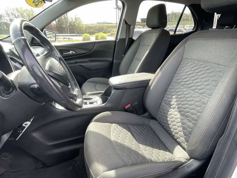 Used 2018 Chevrolet Equinox LT FWD image 18
