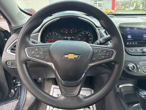Used 2019 Chevrolet Malibu LT image 35