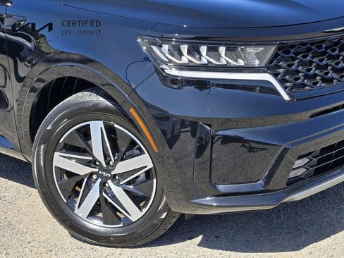 Certified 2023 Kia Sorento EX FWD image 9