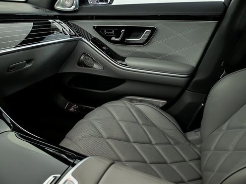 Used 2024 Mercedes-Benz Maybach S 680 4MATIC image 42