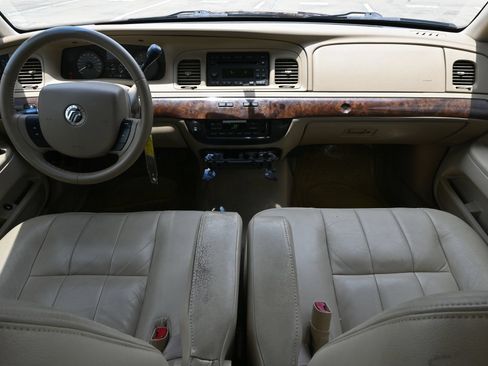 Used 2009 Mercury Grand Marquis LS RWD image 8