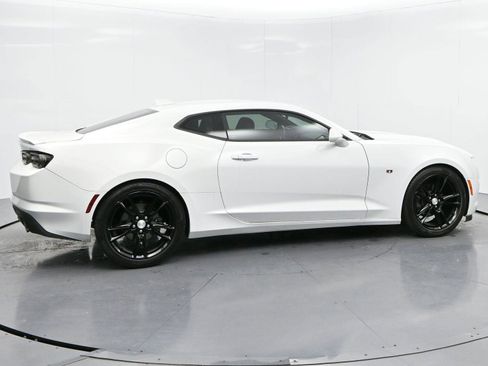 Used 2020 Chevrolet Camaro LT w/ RS Package image 8