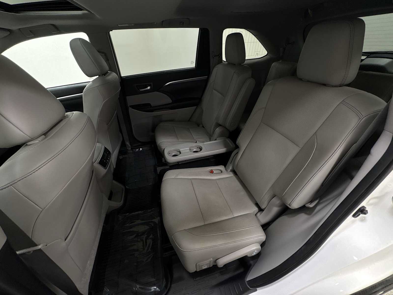 Certified 2019 Toyota Highlander Limited AWD/4WD image 25