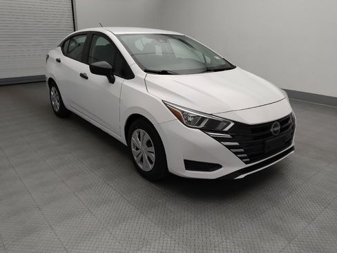 Used 2023 Nissan Versa S FWD image 13