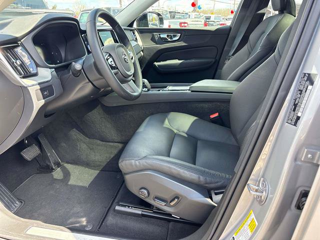 Used 2025 Volvo XC60 B5 Plus AWD/4WD image 8