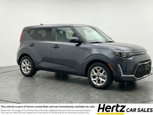 Used 2025 Kia Soul LX w/ LX Technology Package FWD image 1
