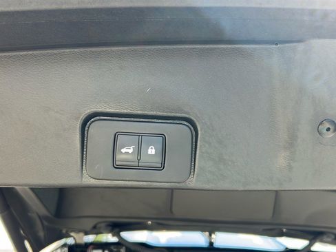 Used 2023 Nissan Rogue SV w/ SV Premium B Package image 16