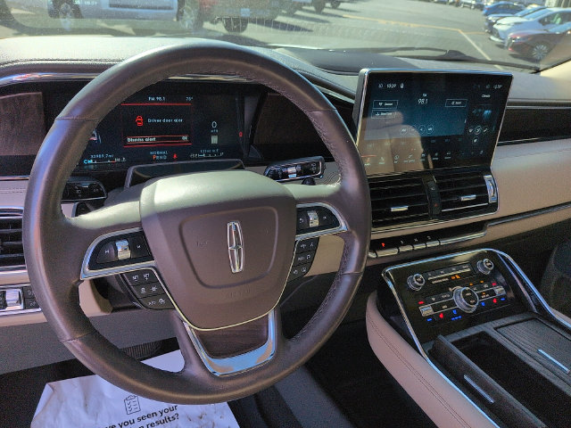 Used 2024 Lincoln Navigator L Reserve AWD/4WD image 12