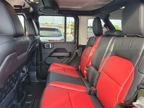 Used 2023 Jeep Wrangler Unlimited Rubicon 4xe image 12