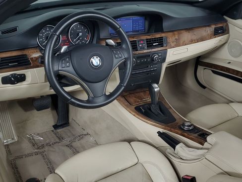 Used 2007 BMW 335i Convertible image 19