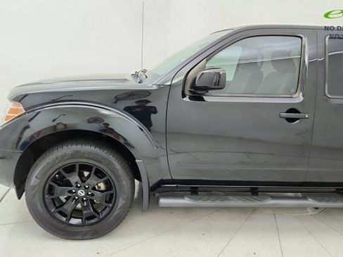 Used 2019 Nissan Frontier SV w/ Value Truck Package RWD image 9