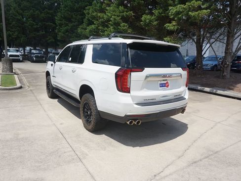 Used 2023 GMC Yukon XL Denali w/ Advanced Technology Package AWD/4WD image 24