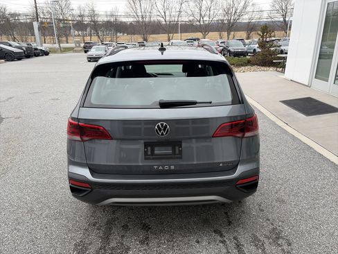 Used 2022 Volkswagen Taos S image 5