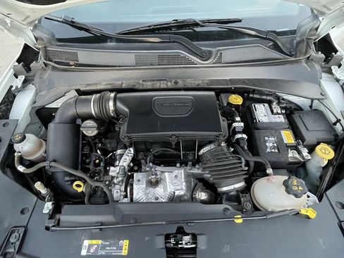 Used 2024 Jeep Compass Latitude image 28