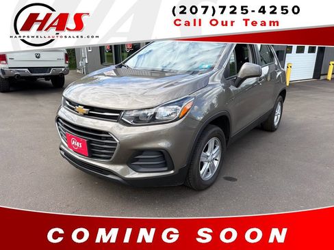 Used 2021 Chevrolet Trax LS AWD/4WD image 1