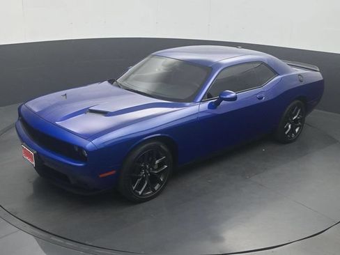 Used 2021 Dodge Challenger SXT w/ Driver Convenience Group RWD image 19