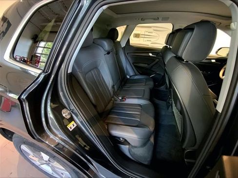 Used 2023 Audi Q5 2.0T Premium w/ Convenience Package AWD/4WD image 22