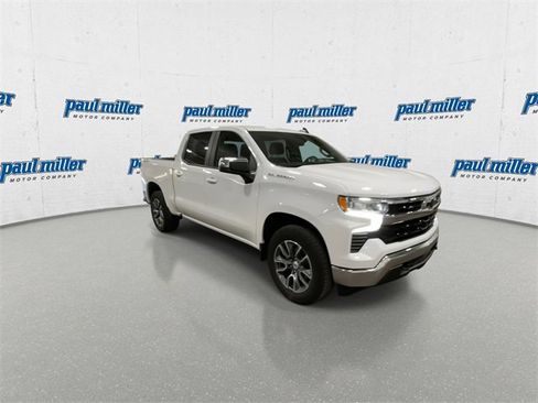 Used 2023 Chevrolet Silverado 1500 LT image 2