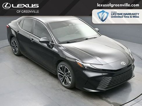 Used 2025 Toyota Camry XLE FWD image 38