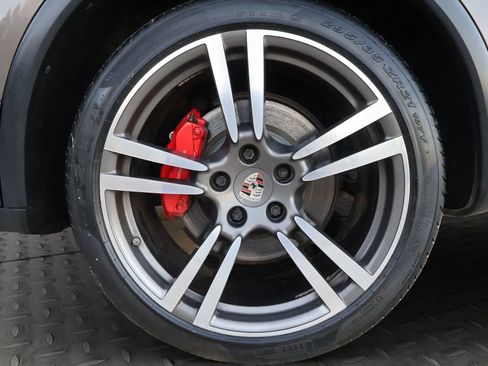 Used 2012 Porsche Cayenne Turbo w/ Sport Pkg image 13