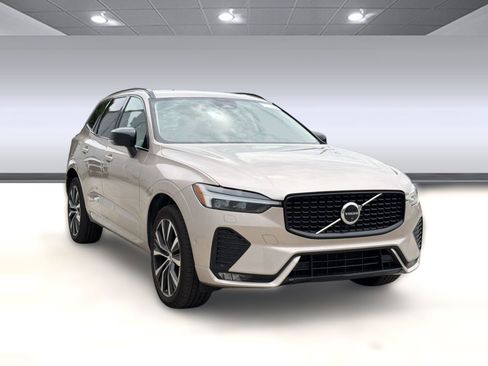 Used 2024 Volvo XC60 B5 Plus w/ Protection Package Premier AWD/4WD image 7