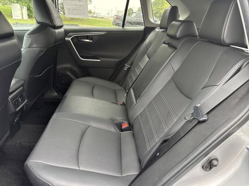 Used 2022 Toyota RAV4 Limited image 9