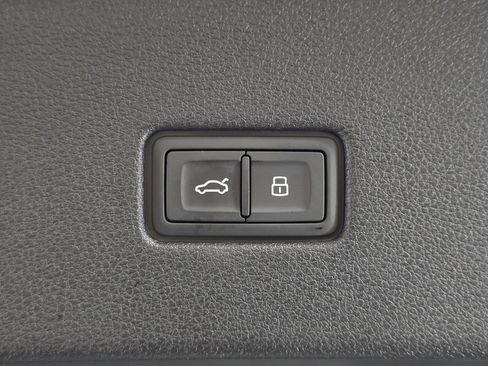 New 2026 Audi Q8 Prestige image 9