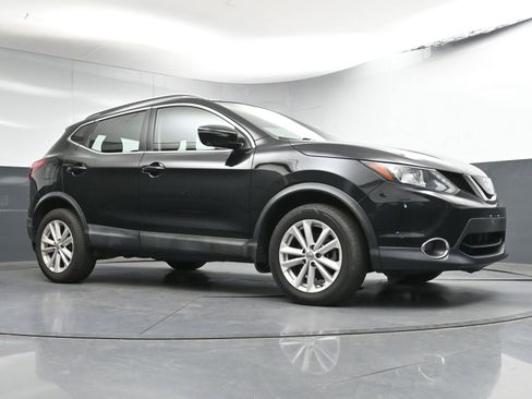 Used 2018 Nissan Rogue Sport SV w/ SV Technology Package image 22